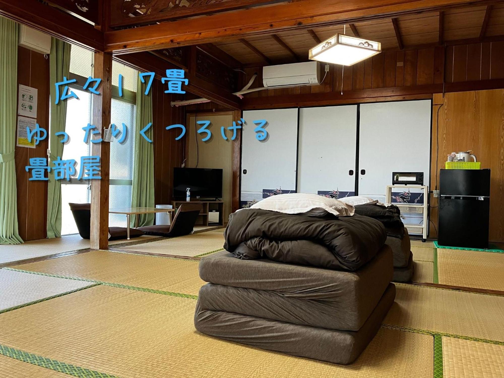 民泊まったりん人 Apartment Kumejima Exterior photo